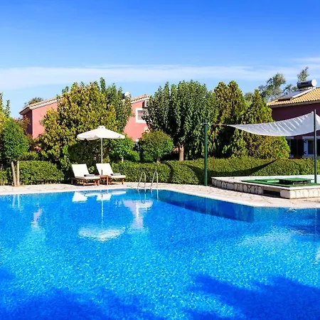 Vilă Mousses - Castor Con Piscina Privata