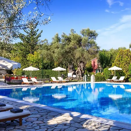 Mousses - Castor Con Piscina Privata Lefkáda