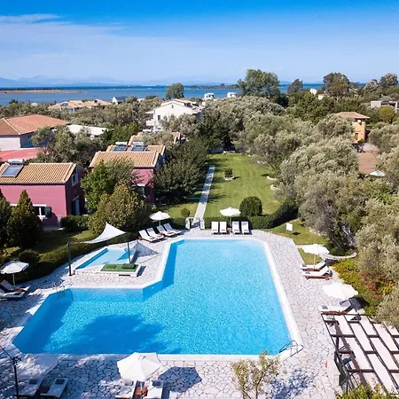 Mousses - Castor Con Piscina Privata Lefkáda